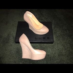 Never Worn L.A.M.B Tan Wedge Platform sz 5